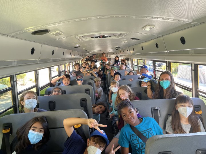 ES bus class trip students masks